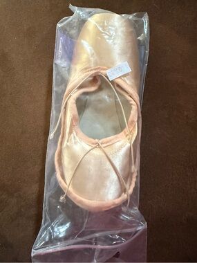 NWT Freed of London Size 6 XXX 2.5 Insole Pointe Shoes Butterfly Stamp Pink